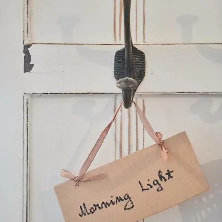 Morning Light Apartment *